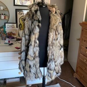 Faux Fur Jacket. Men’s L (women’s XL).